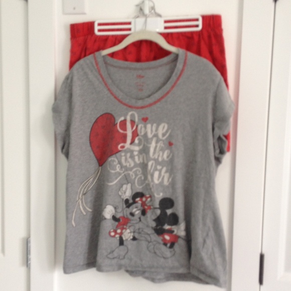 'Love is in the Air' Short PJ Set